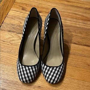 Ann Taylor Black and White Gingham Round-Toe Pumps